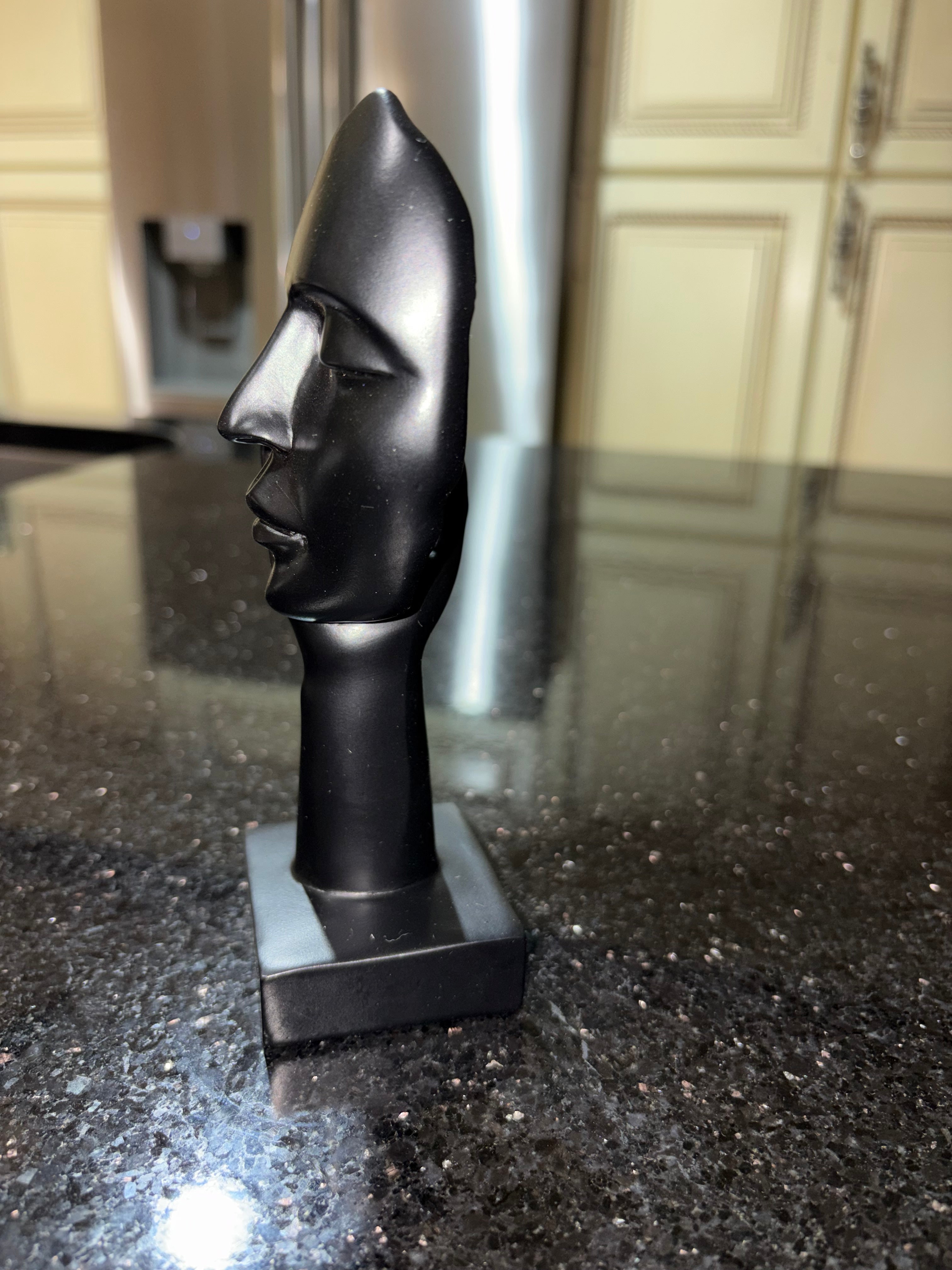 Abstract Hand & Face Sculpture – Modern Figurine Décor | Matte Black & Antique Gold