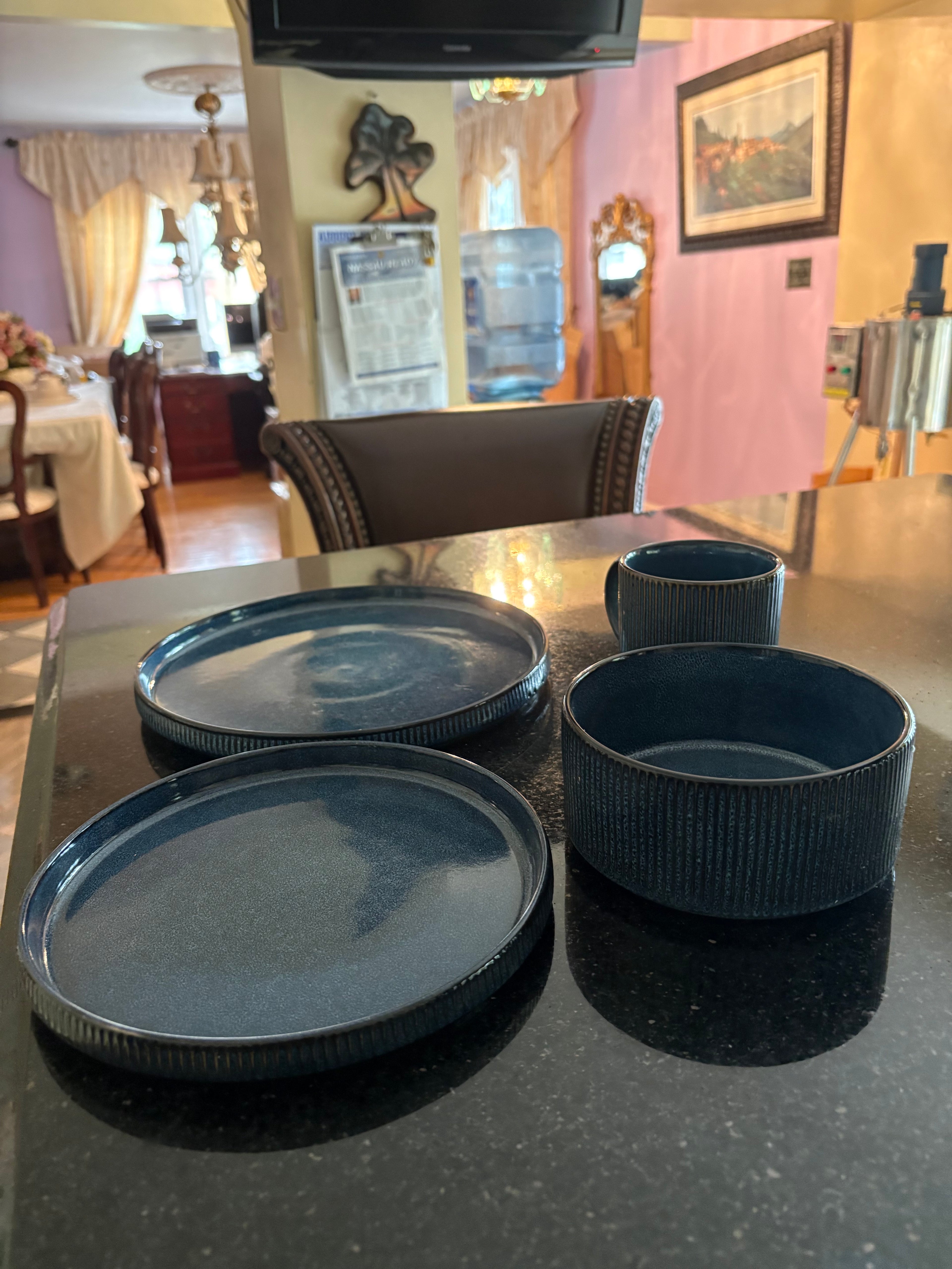 Handmade Reactive Glaze Stoneware Dinnerware Set | 4-Piece Ceramic Plates